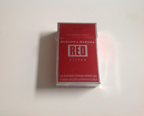 Benson&Hedges_red_front